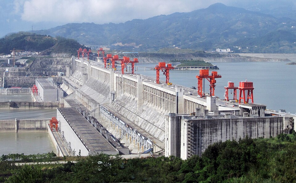 Read more about the article THREE GORGES DAM: BENDUNGAN TERBESAR DI DUNIA YANG MENAKLUKKAN SUNGAI YANGTZE
