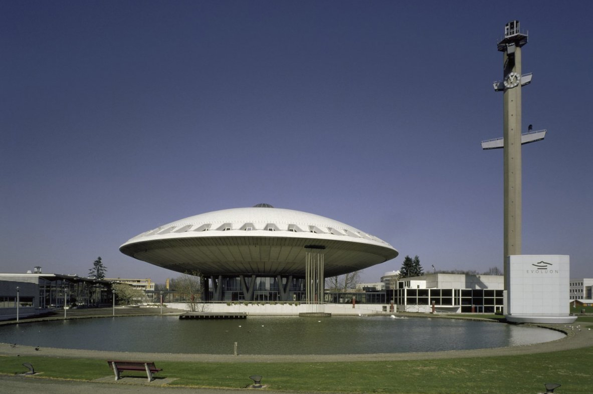 Read more about the article EVOLUON: PIRING TERBANG FUTURISTIK DARI JANTUNG EINDHOVEN