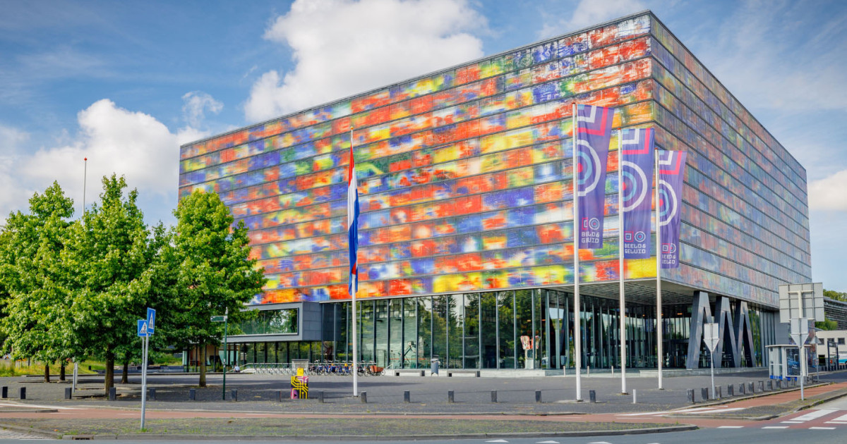 Read more about the article NETHERLANDS INSTITUTE FOR SOUND AND VISION: PUSAT ARSIP MEDIA DAN IKON ARSITEKTUR BELANDA