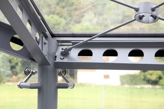 Read more about the article PENGGUNAAN BESI BAJA STRUKTURAL DALAM PEMBANGUNAN JALAN DAN JEMBATAN