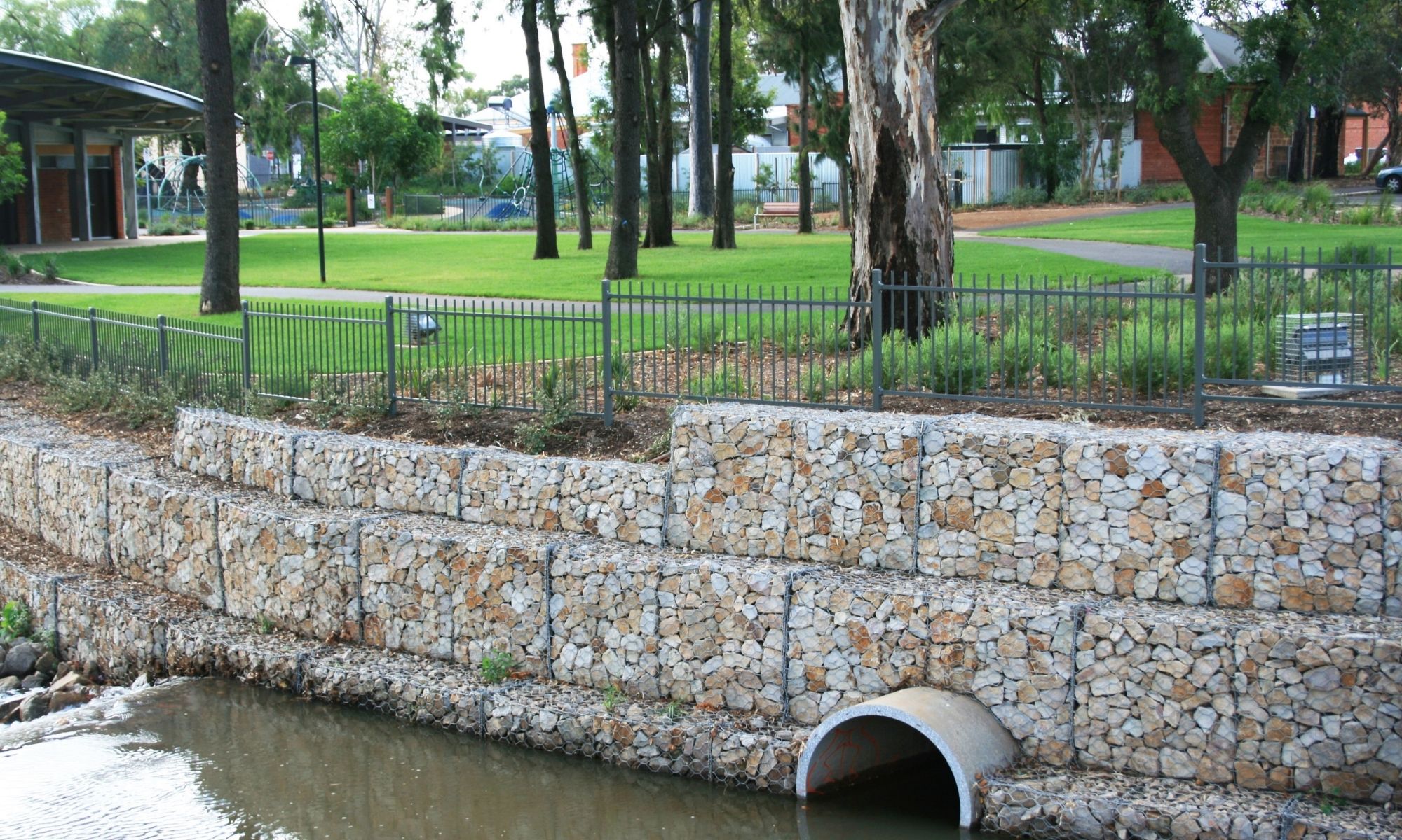 Read more about the article TIPS TERBAIK UNTUK MEMPERKUAT STRUKTUR KAWAT BRONJONG DALAM PROYEK BESAR