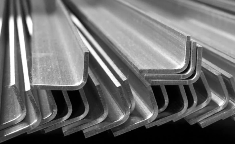 Read more about the article MITOS DAN FAKTA MENGENAI KUALITAS DAN KEKUATAN BESI SIKU DALAM PENGGUNAAN HARIAN