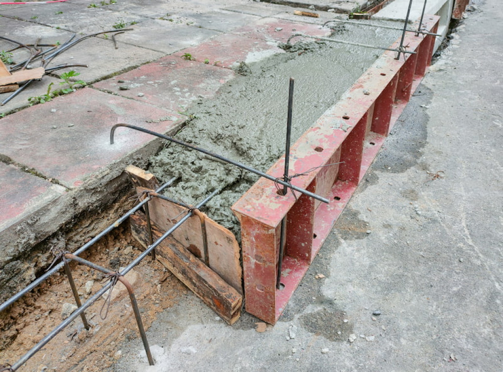 Read more about the article DESAIN DAN PEMASANGAN BESI BETON PADA KONSTRUKSI TANGGA BETON
